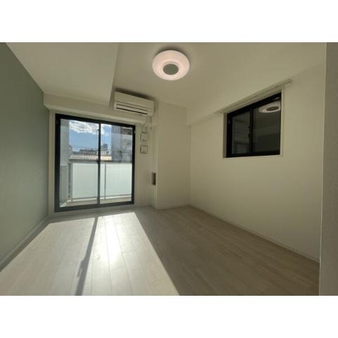 居室・リビング　室内