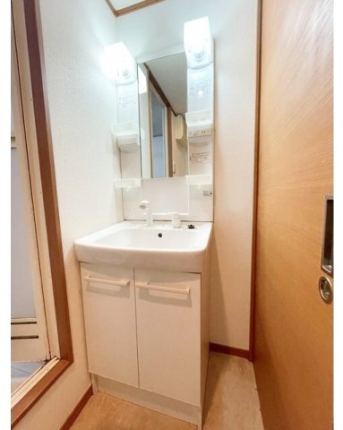 洗面設備　身支度に便利な洗面台♪