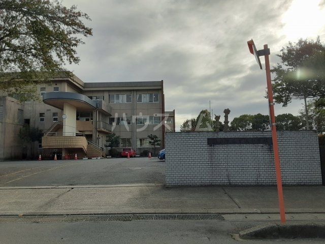 小学校　水戸市立吉沢小学校（小学校）まで922m