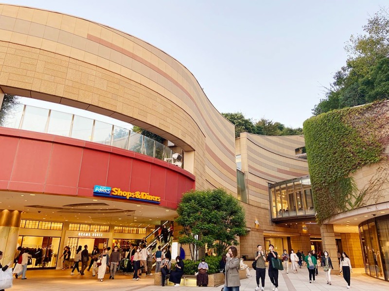 ショッピングセンター　なんばパークス（ショッピングセンター）まで476m