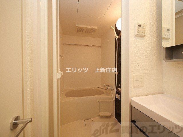 バス・シャワールーム　洗面