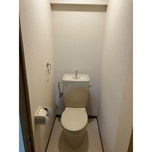 トイレ　同タイプ写真です