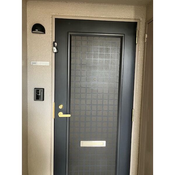 玄関　同タイプ写真です