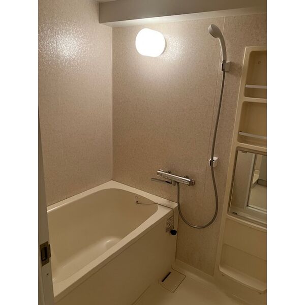 バス・シャワールーム　同建物の写真です