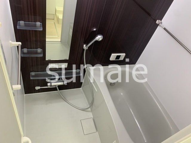 バス・シャワールーム　バスルームです。