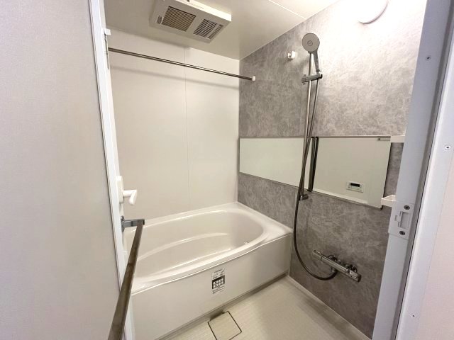 バス・シャワールーム　写真は、他部屋の同間取りです(現況優先)