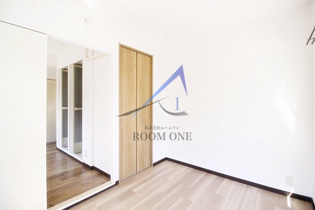 居室・リビング　洋室のお部屋です。