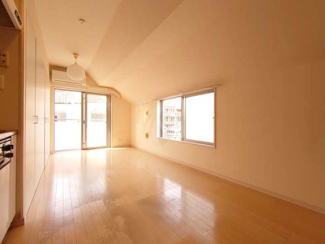 居室・リビング　コンフォリア目黒長者丸