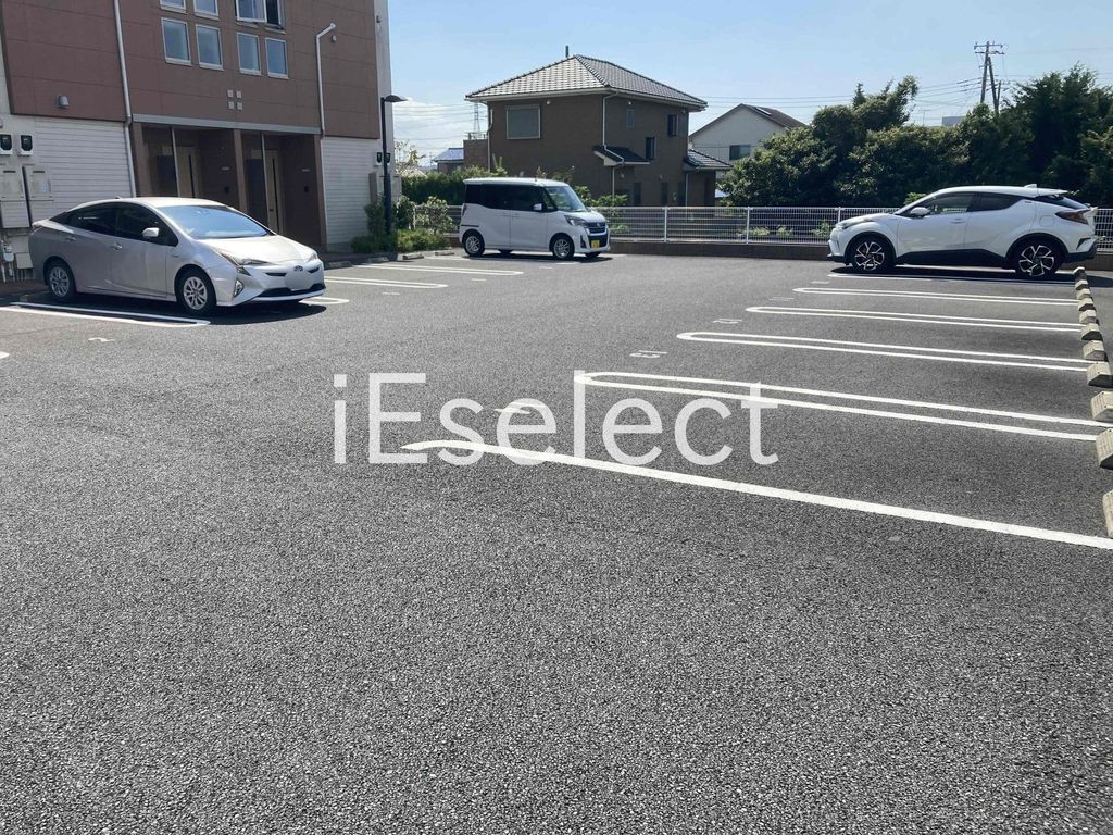 駐車場　敷地内駐車場も募集中です！