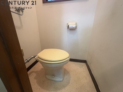 トイレ　窓があり換気できます♪