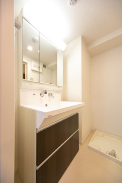 洗面設備　※写真は同タイプ住戸です。