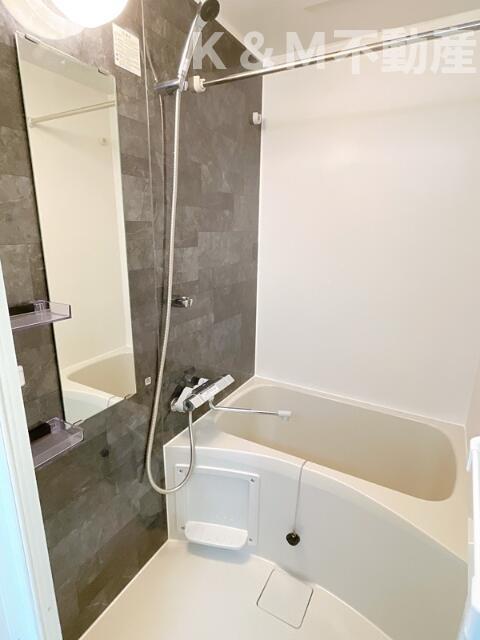 バス・シャワールーム　ゆったり過ごせるお風呂です