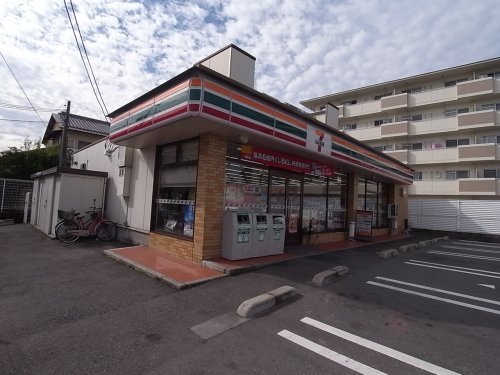 小学校　都跡小学校（小学校）まで631m