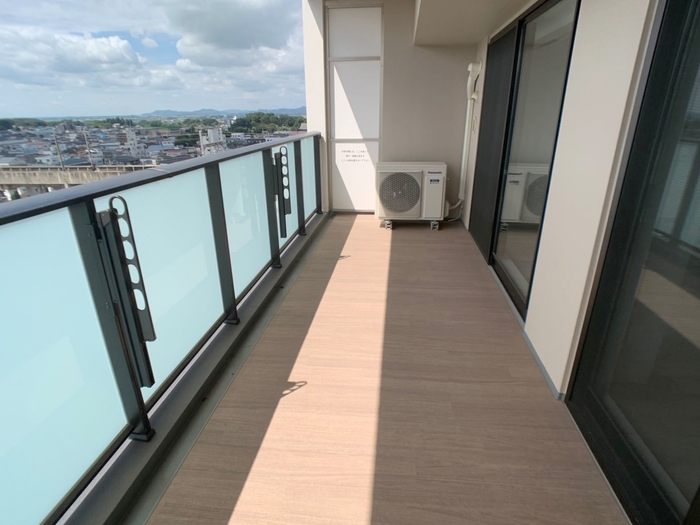 バルコニー　南面バルコニーで日当たり良好です