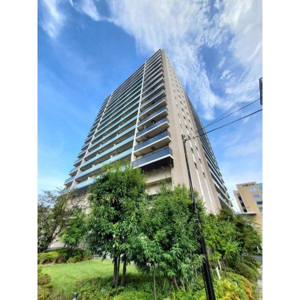 建物外観　小山駅まで徒歩3分！人気の分譲賃貸です。築浅3LDK！