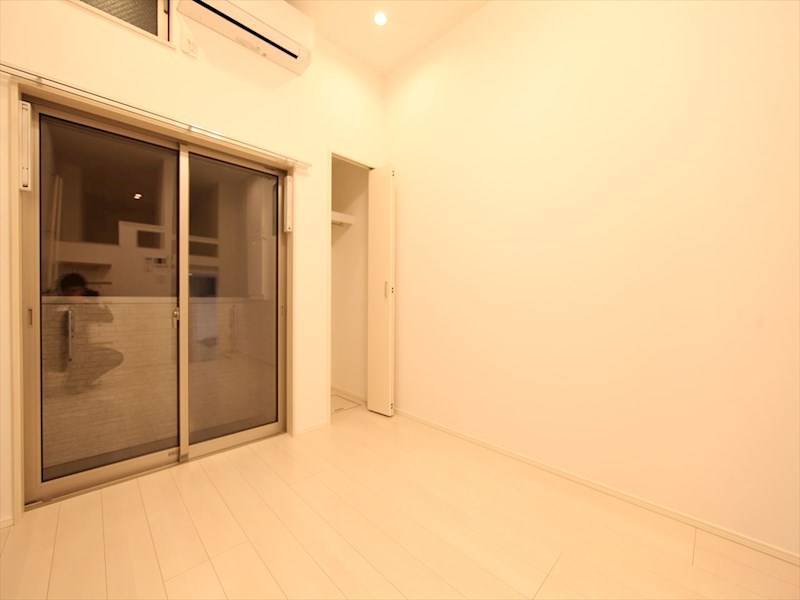 バルコニー　洋室6帖　ロフト5.6帖（収納にも寝室にも使用できます）