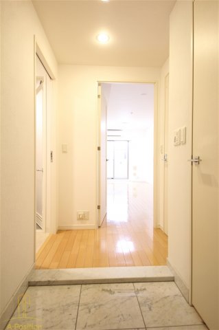 玄関　アーデンタワー北堀江