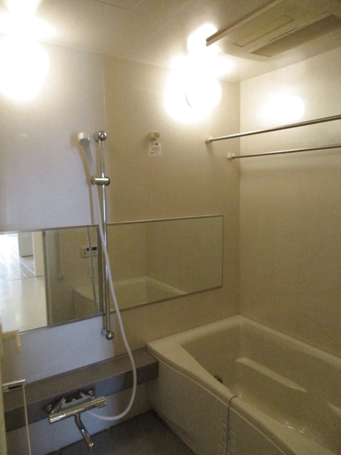 バス・シャワールーム　バス