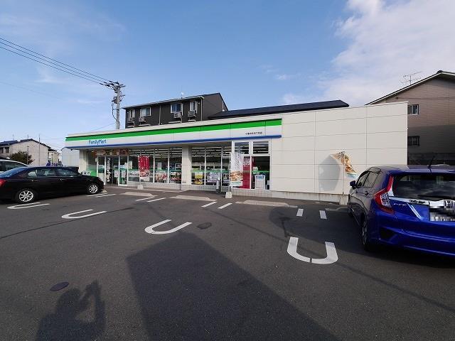 コンビニ　ファミリーマート小倉中井五丁目店（コンビニ）まで150m