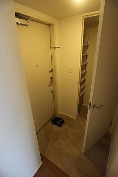 玄関　※別部屋　参考写真