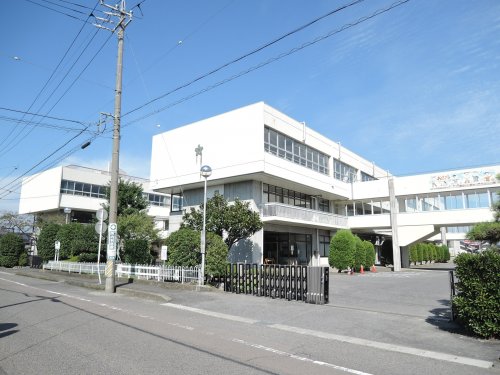 小学校　穂積小学校（小学校）まで4607m