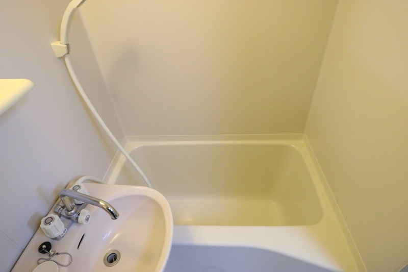 バス・シャワールーム　一日の疲れを癒してください。