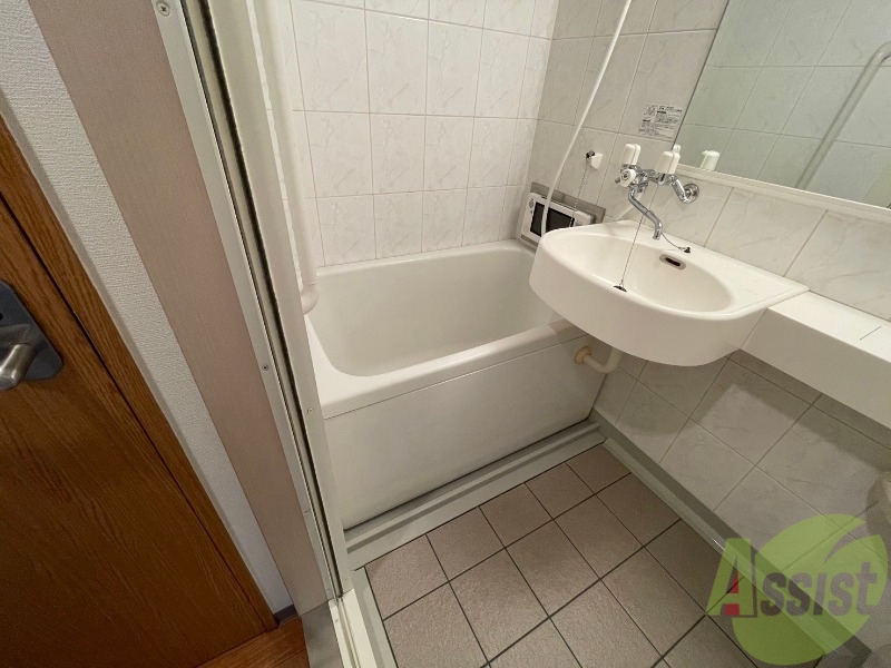 バス・シャワールーム　お風呂になります。一日の疲れを癒してくださいね。