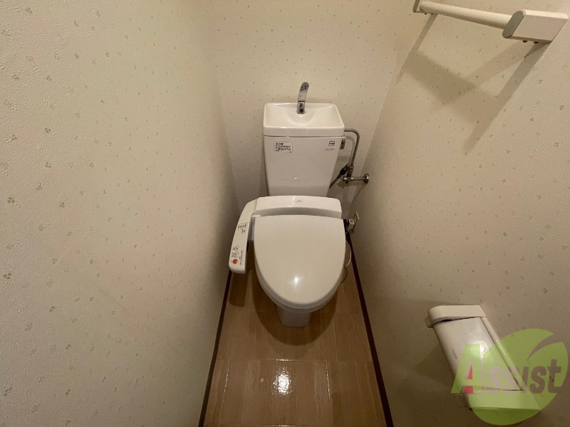 トイレ　ウォシュレット機能がついたトイレ。安心して使用できますね。