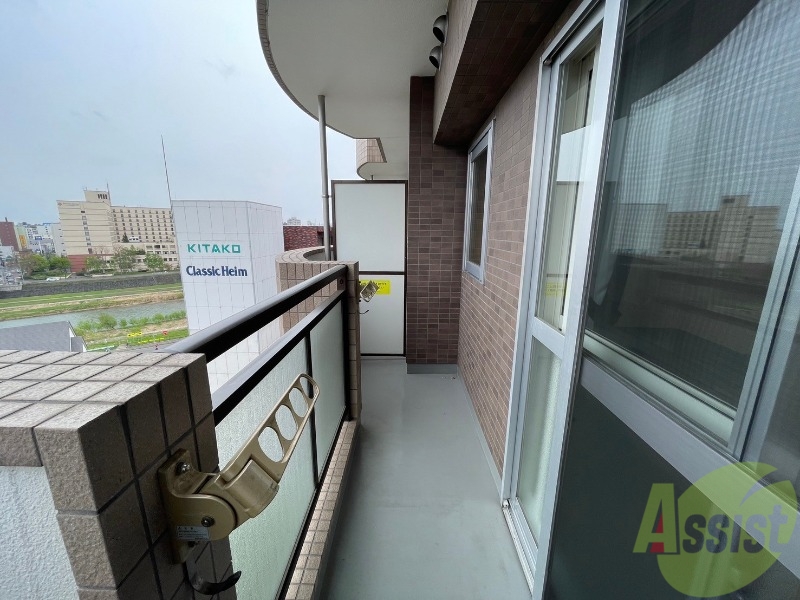 バルコニー　バルコニーです。洗濯物を干したり一息ついたりできますね！