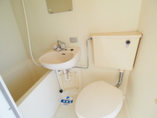 バス・シャワールーム　トイレ、併設　退去前の為他部屋の写真となります