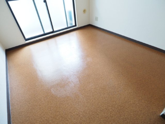 玄関　退去前の為他部屋の写真となります