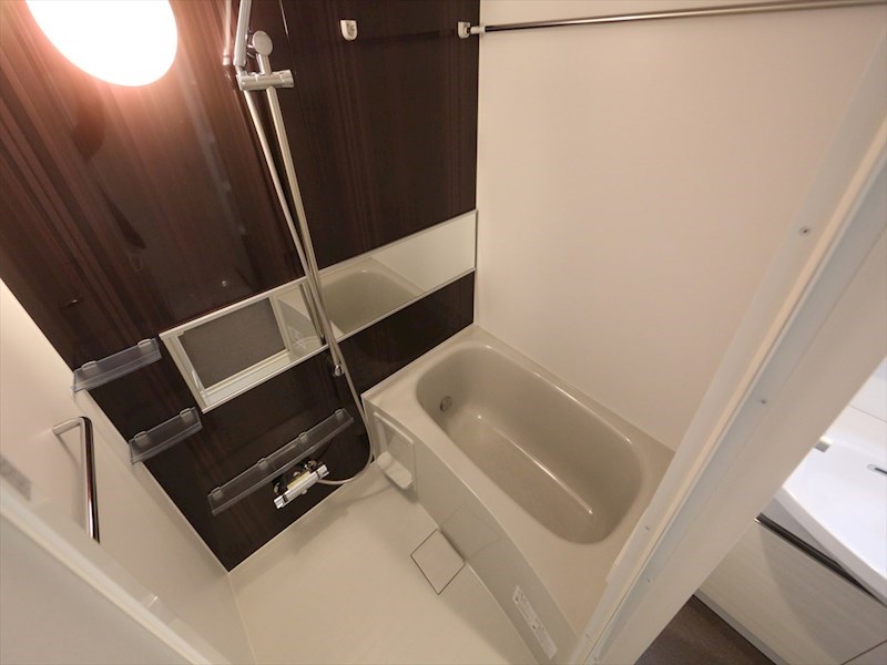 バス・シャワールーム　浴室暖房乾燥機付　追い焚き付お風呂