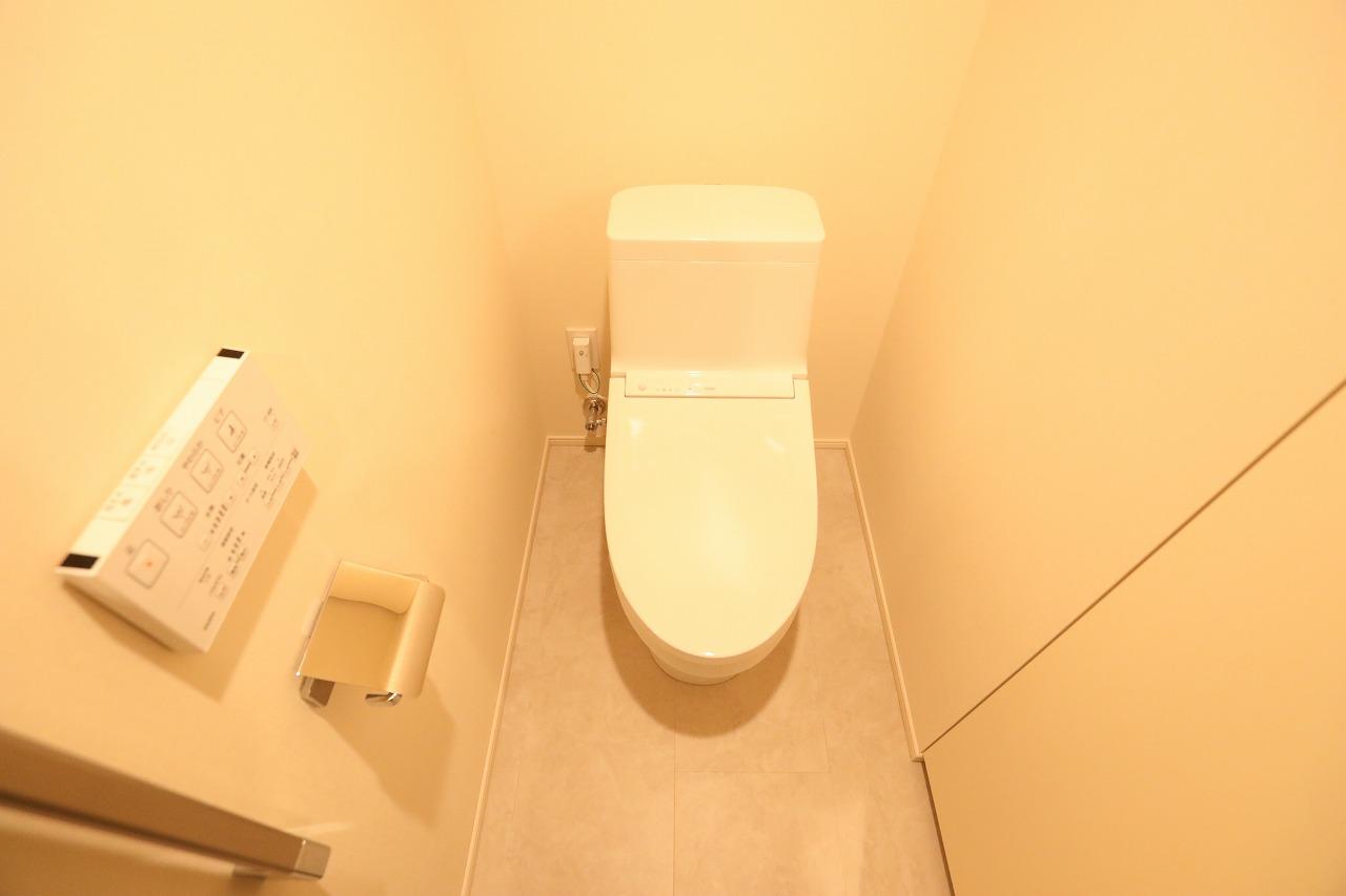 トイレ　トイレ