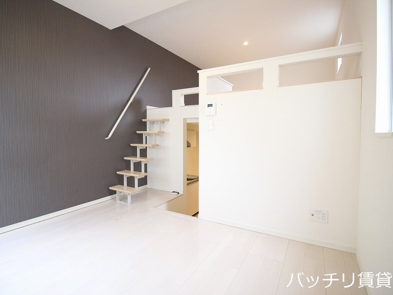 居室・リビング　同タイプのため、現状を優先いたします。