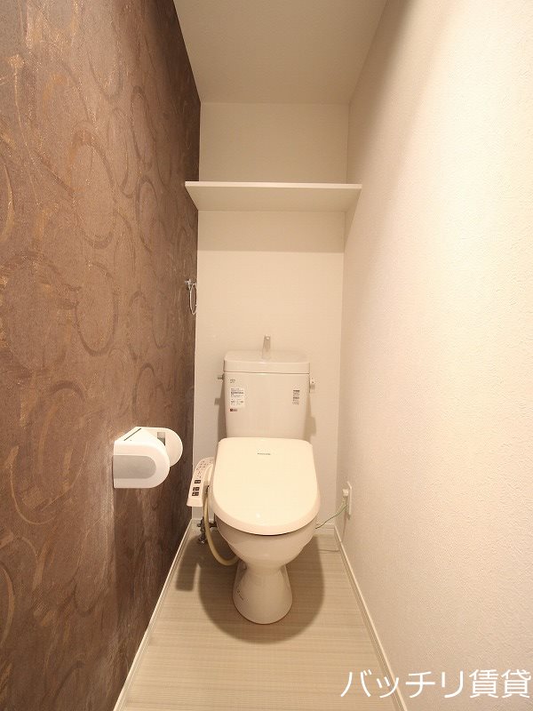 トイレ　画像は同型タイプの為現状を優先致します。