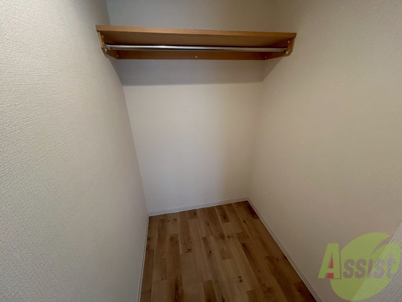 収納　クローゼットは奥行きもあり、荷物が多い方でも安心です。