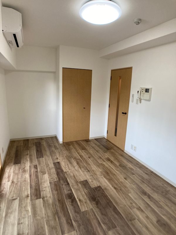 居室・リビング　こちらの居間で趣味の時間をお楽しみください