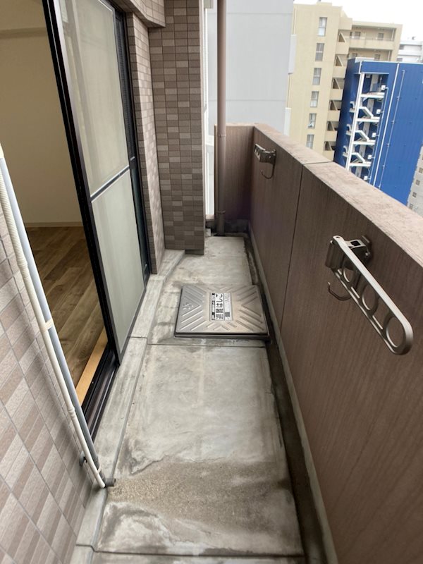 バルコニー　バルコニーからの眺めを楽しみながら食事をしませんか