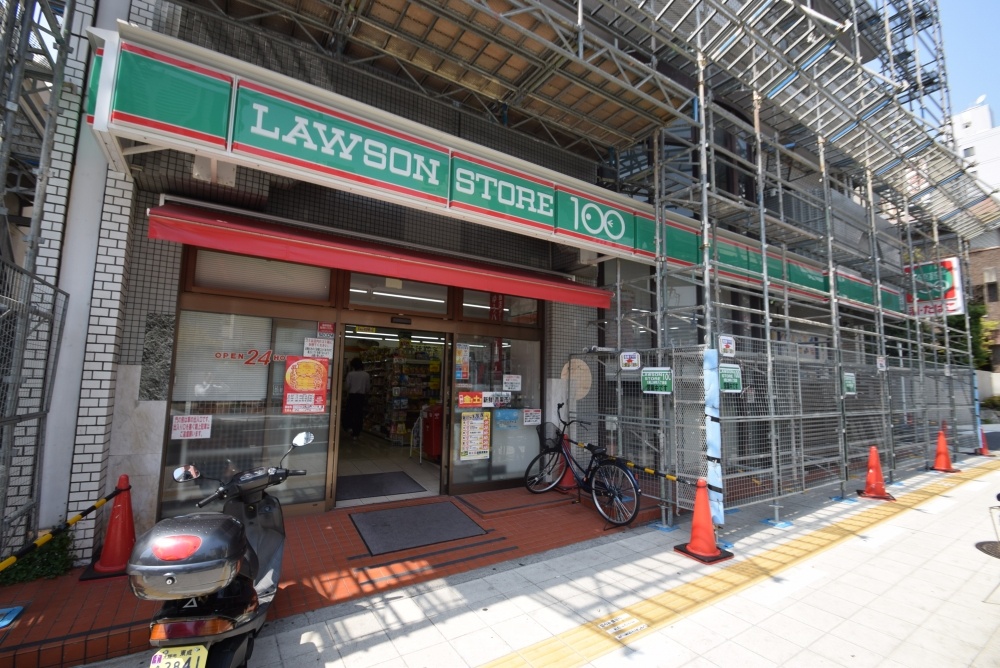 コンビニ　ローソンストア100大阪上本町八丁目店（コンビニ）まで388m