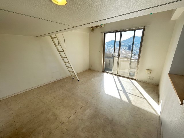 居室・リビング　別号室の写真