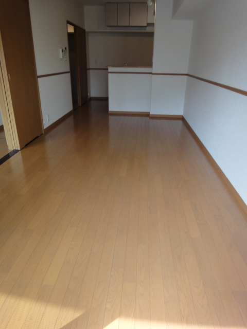 居室・リビング　こちらのリビングで趣味の時間をお楽しみください