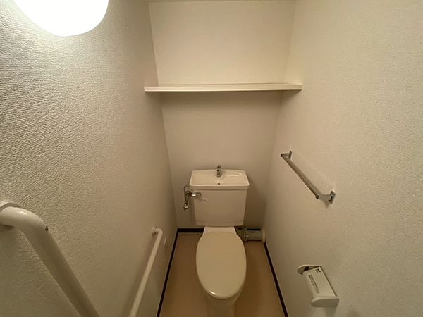 トイレ　※別部屋の参考写真です。