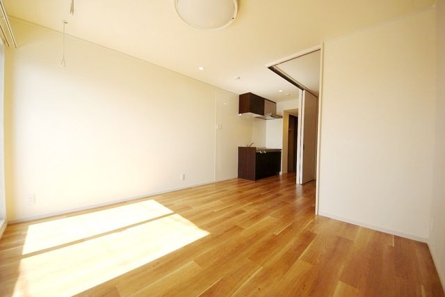 居室・リビング　同建物別号室