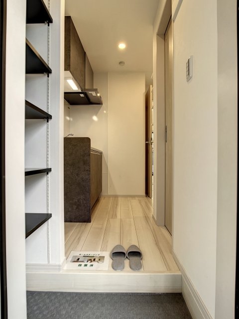玄関　※家具・小物はイメージです