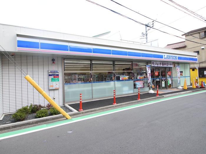 コンビニ　ローソン（コンビニ）まで111m