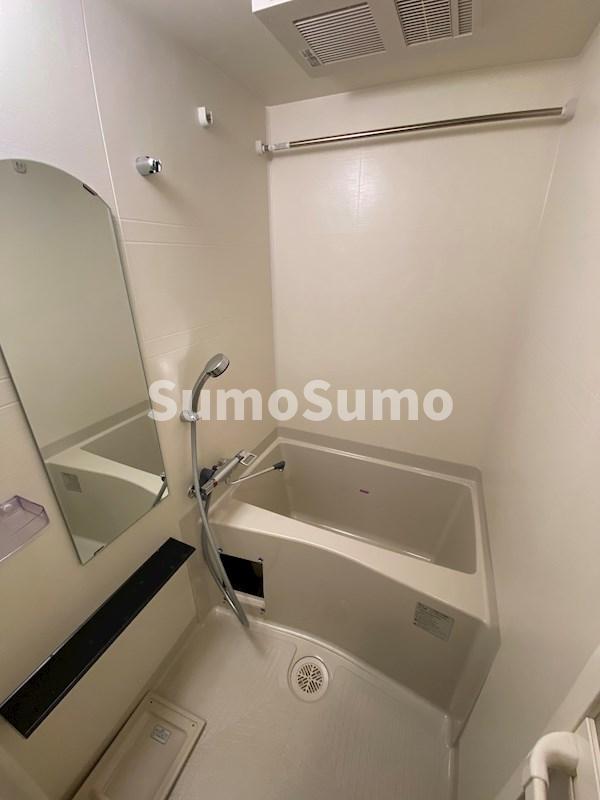 バス・シャワールーム　コンパクトで使いやすいお風呂です