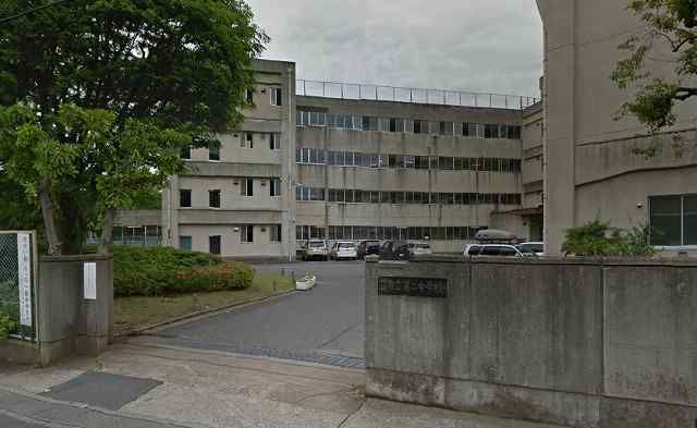 中学校　蕨市立第二中学校（中学校）まで806m