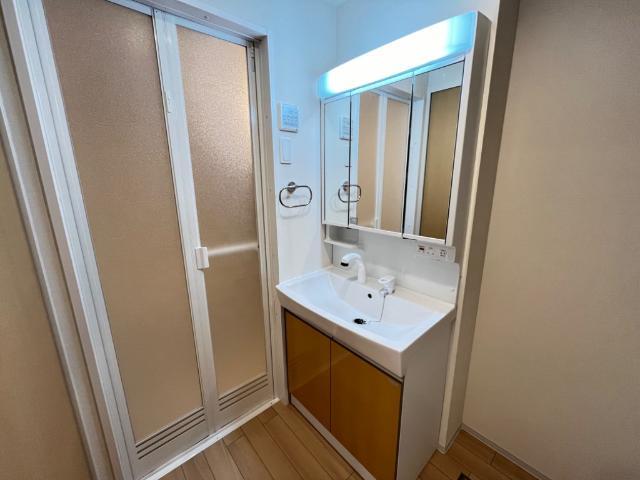 洗面設備　洗髪洗面化粧台