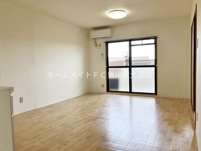 居室・リビング　同型別部屋写真