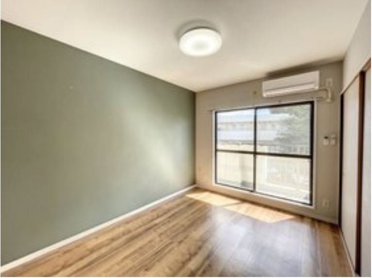 居室・リビング　★窓が多く明るい角部屋★